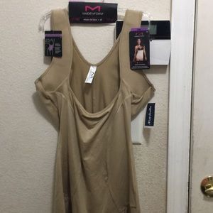 Light control stay-put tummy smoothing bodybriefer